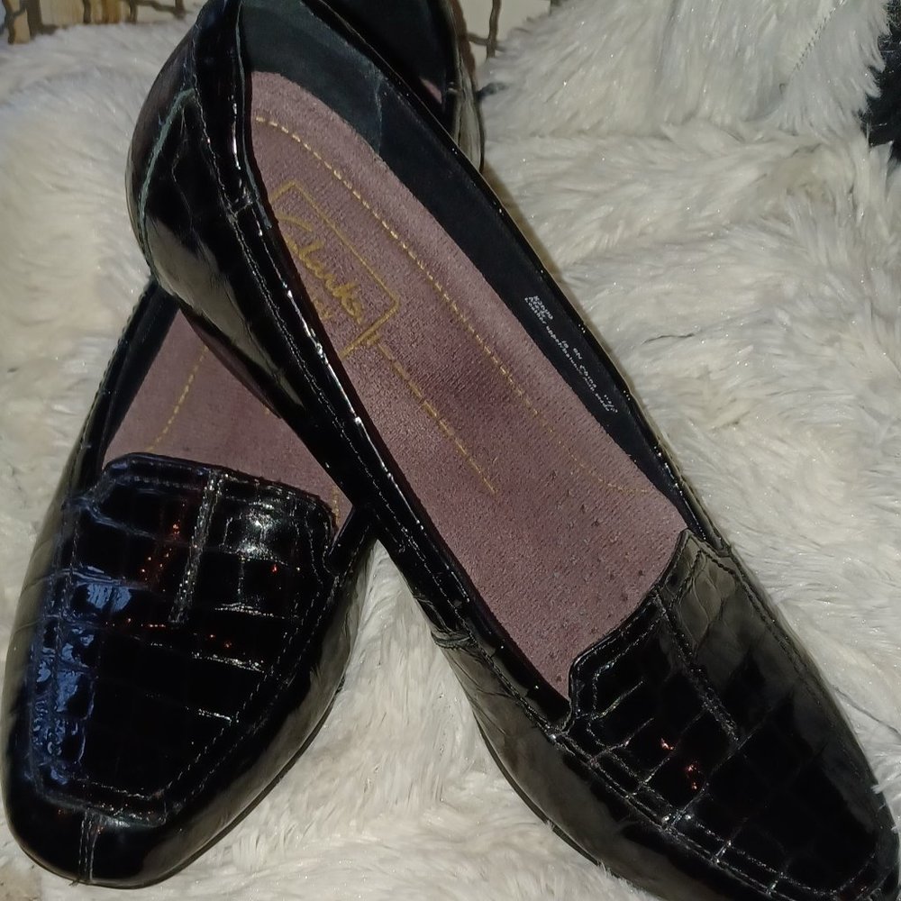 CLARKS ACTIVE AIR SLIP ON